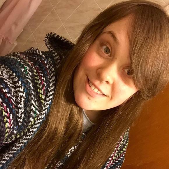 Meet your Posher, Cyndy - Picture 1 of 1