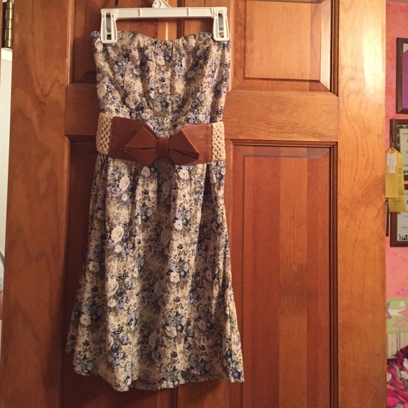 Strapless floral dress w/ belt