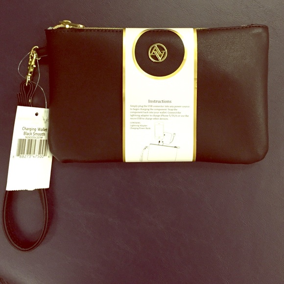 Adrienne Vittadini Handbags - Black brand new wallet/wristlet💁🏻
