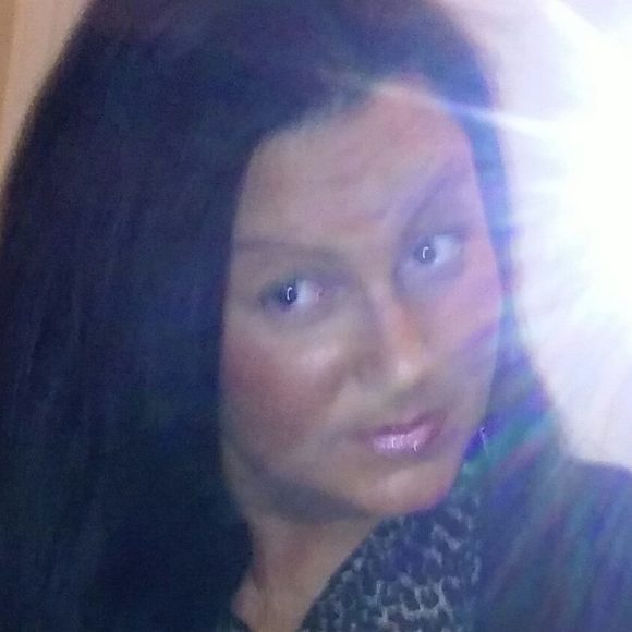 Meet your Posher, Danielle - Picture 1 of 1