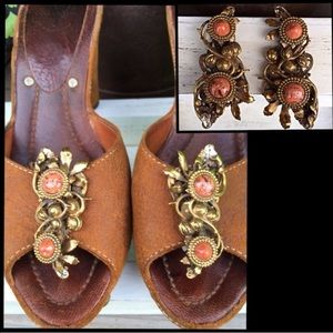 CLIPS Stunning Brass & Stone Vintage Accessory