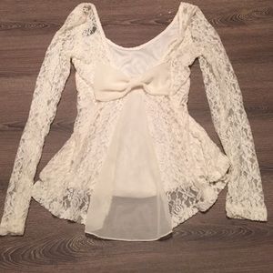 Lace shirt with back bow