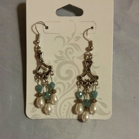 Earrings - Picture 1 of 1