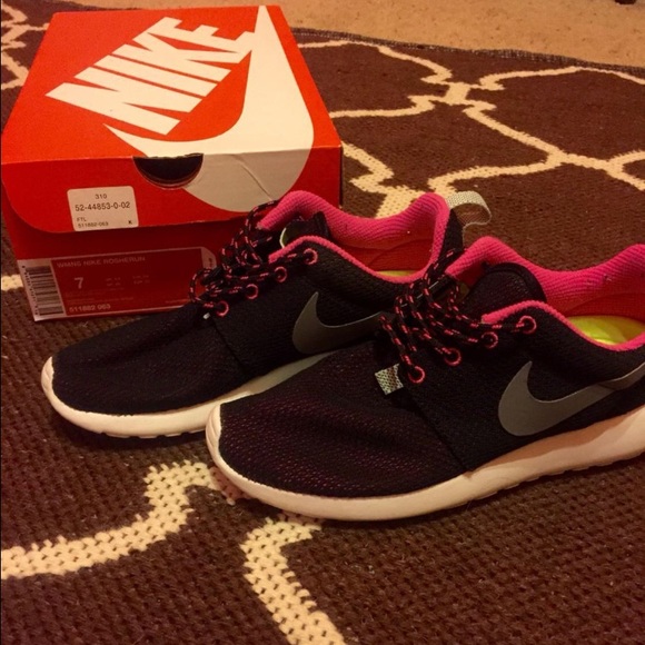 Nike roshe runs