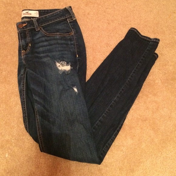 Hollister distressed skinny jeans - Picture 1 of 3