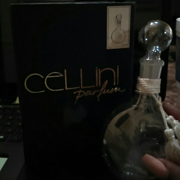 Beautiful glass Perfume refill bottle - Picture 2 of 2