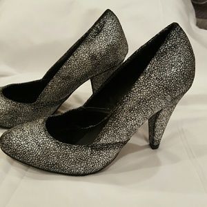 Silvery Forever 21 pumps