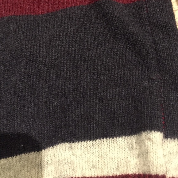 Hunters Run Vintage One pocket Sweater - Picture 4 of 4