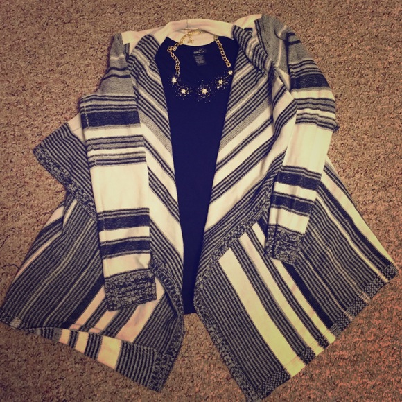Black and white Cardi