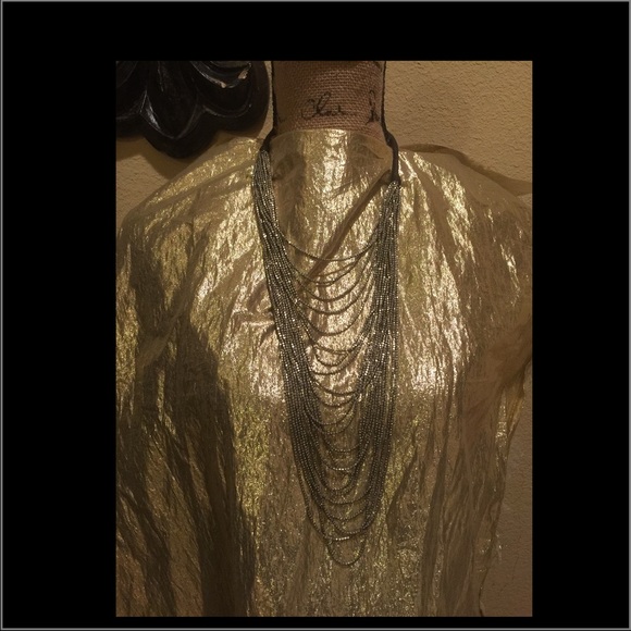 Gorgeous draping bronze beaded necklace 💥