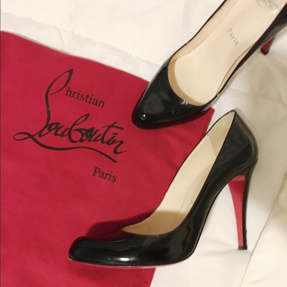 Christian Louboutin Shoes - Make an Offer! Louboutin Pumps 🎀