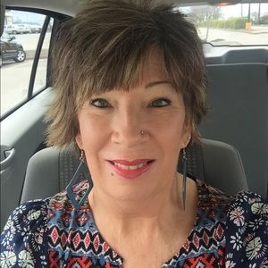 Meet your Posher, Debby