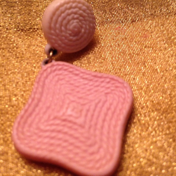 Pink earrings - Picture 2 of 4