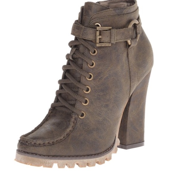 Lace Up Boots Size 7.5 - Picture 3 of 3