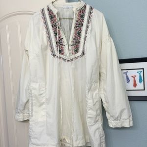 Long tunic w lots of embroidered detail