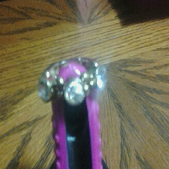 Ring  3 RINE  Stones. - Picture 4 of 4