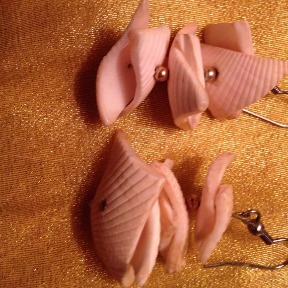 Pink shell earrings - Picture 4 of 4