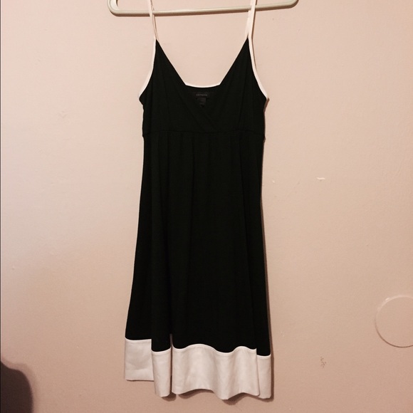 ❌SOLD Black and White Sundress - Picture 2 of 3