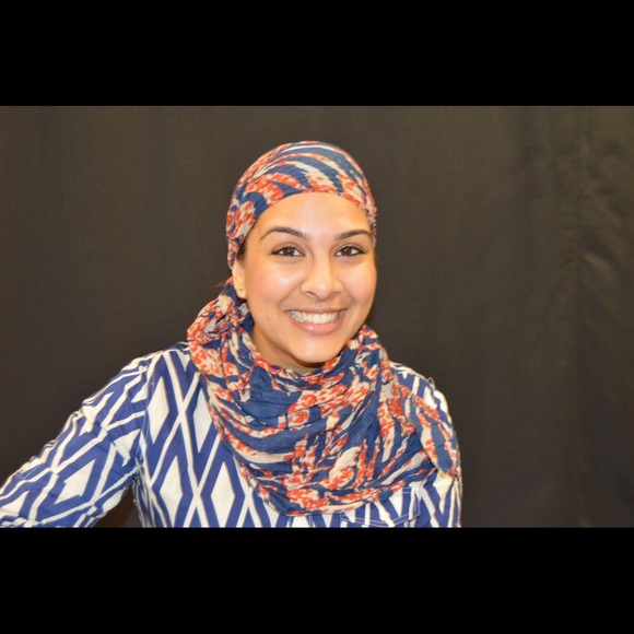 Meet your Posher, Sarina - Picture 2 of 2