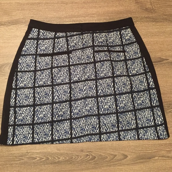 High waisted mini skirt - Picture 2 of 3