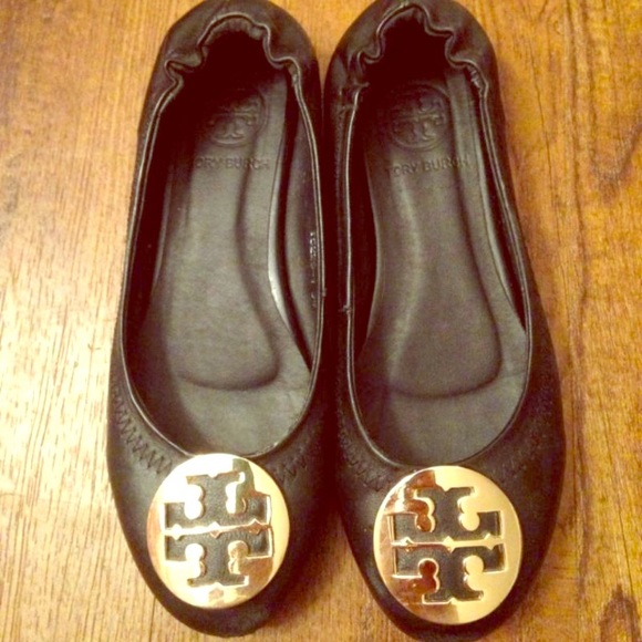 Size 6 black and gold Tory Burch flats!