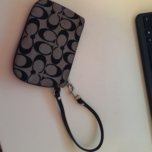 Coach wristlet - Picture 2 of 3