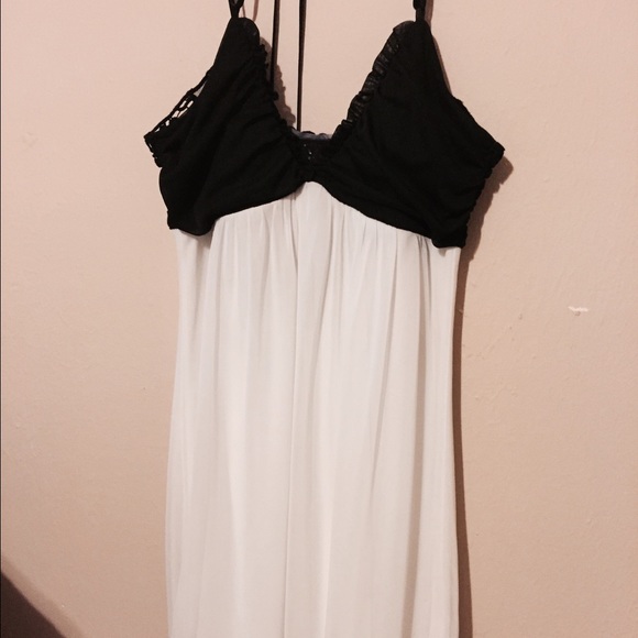 ❌SOLD Black/White Summer Dress - Picture 3 of 4