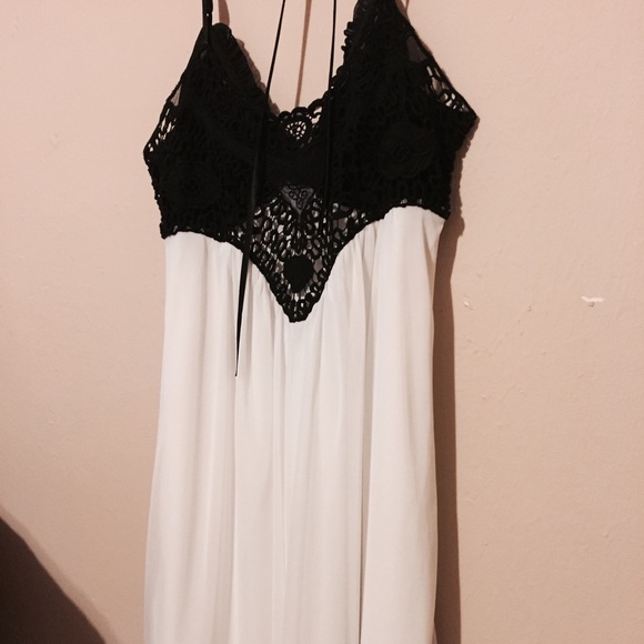 ❌SOLD Black/White Summer Dress - Picture 4 of 4