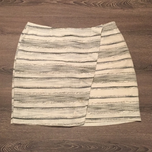 White and blue strip skirt