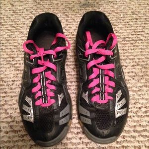 Asics volleyball shoes