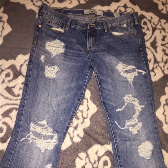 Hollister ripped jeans. Never worn.