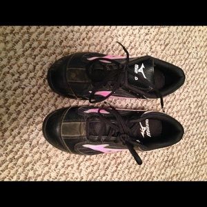 Softball cleats