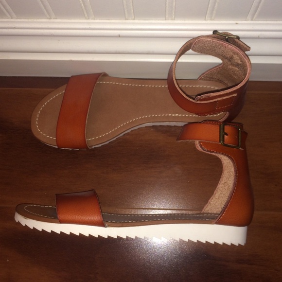 Target Sandals - Picture 2 of 4
