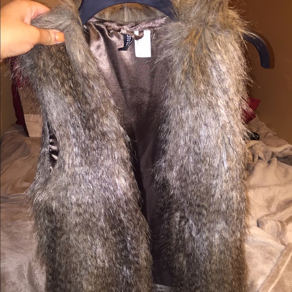 H&M Fur vest