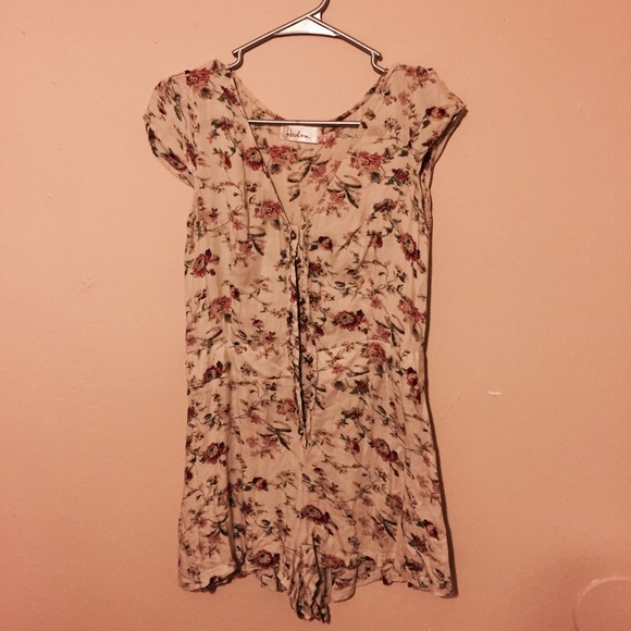 ❌SOLD Floral Romper - Picture 3 of 4