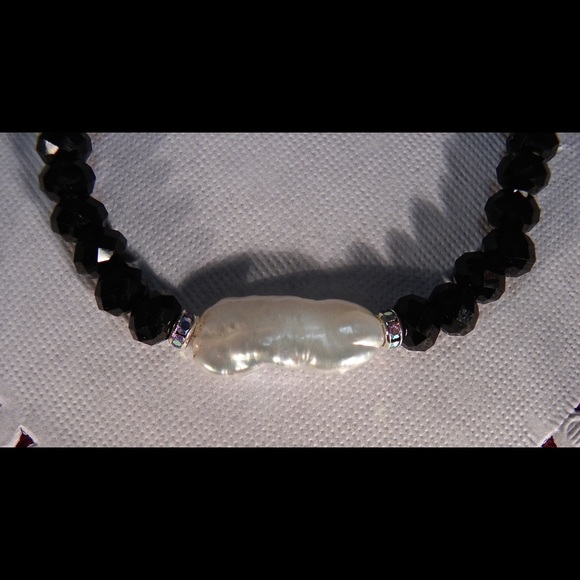 Magnetic. Crystals and White Biwa Pearl Bracelet. - Picture 2 of 3