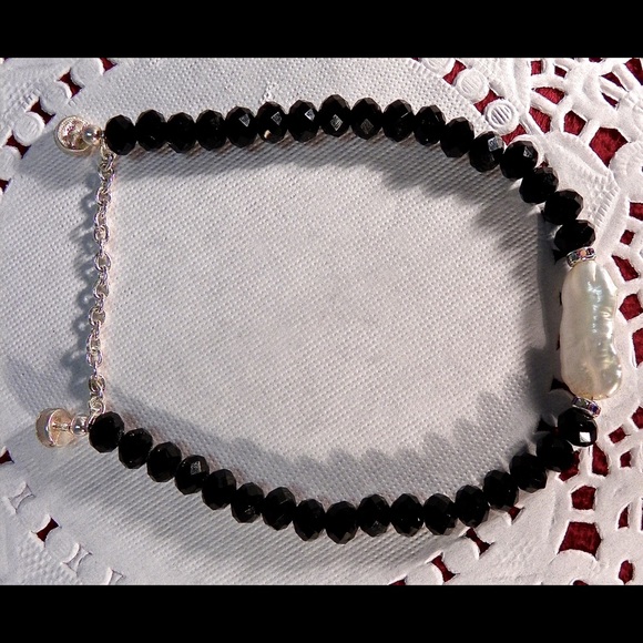 Magnetic. Crystals and White Biwa Pearl Bracelet. - Picture 3 of 3