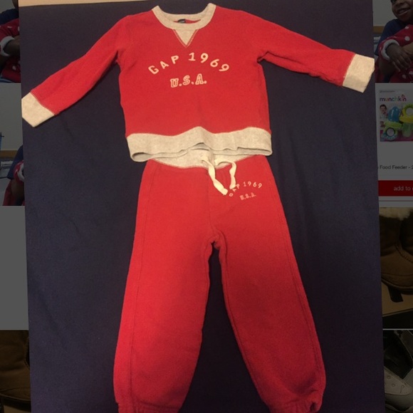 Sweat shirt and matching sweat pants