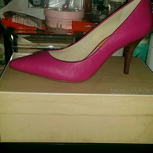 Fuchsia pump