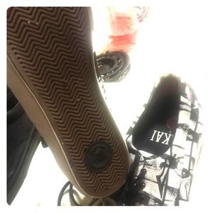 LaKai shoes size 10.5