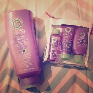 NWT Totally Twisted conditioner