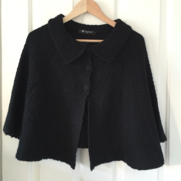 Black knitted cape - one size