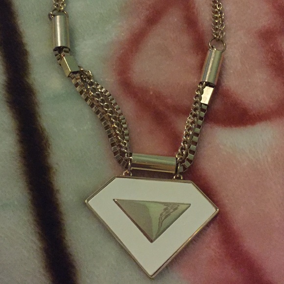 Necklace 💖 - Picture 2 of 2