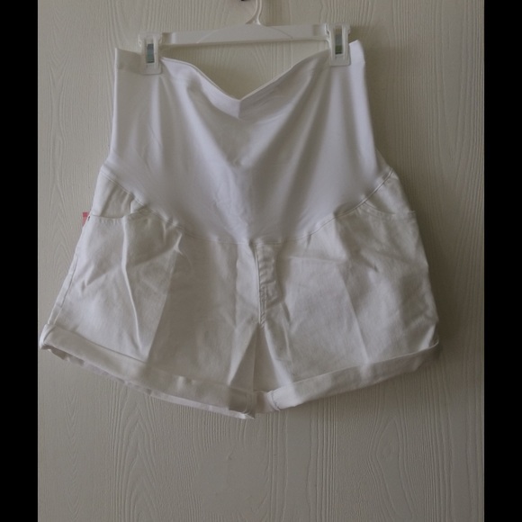Maternity shorts