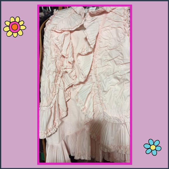 2 pieces. Ruffled BLOUSE AND SKIRT