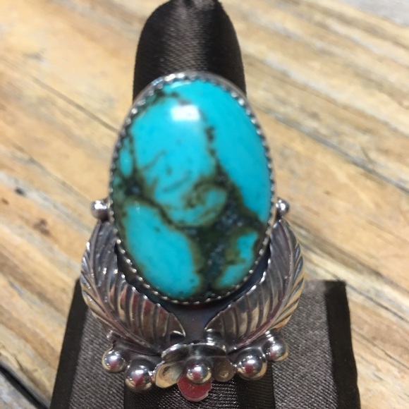 Sterling silver and turquoise ring (R282)