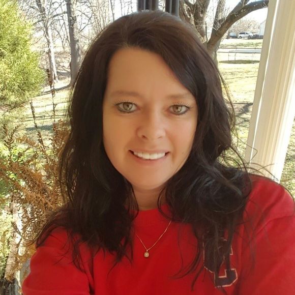 Meet your Posher, Laura - Picture 1 of 1