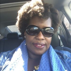 Meet your Posher, Crystal