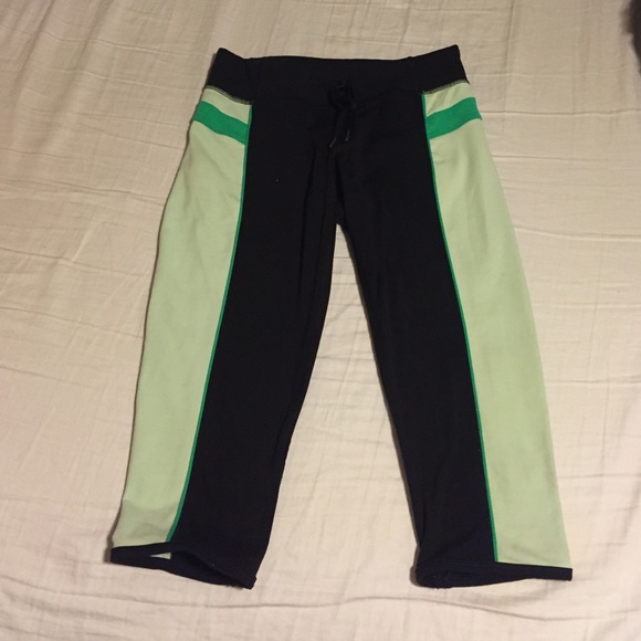 Lululemon Cropped Black & Light Green Leggings
