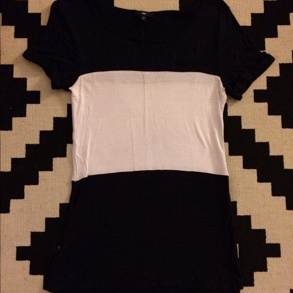 GAP Striped Navy and White Tee